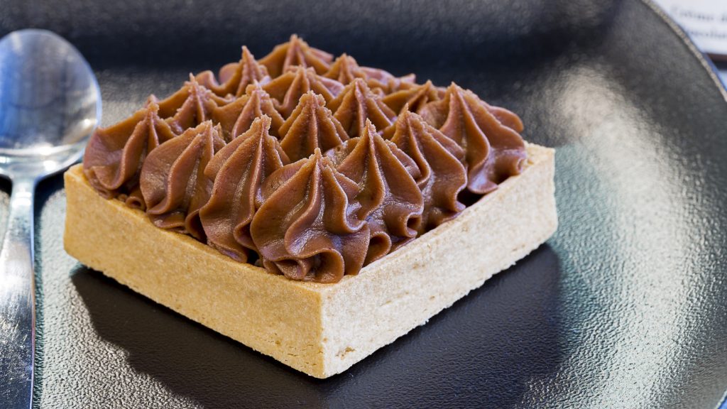 Tarte poire vanillé, Crème de chocolat et marrons glacés aix&terra