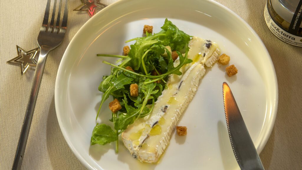 Brie de Meaux, Tartare de truffe d’été aux oignons confits