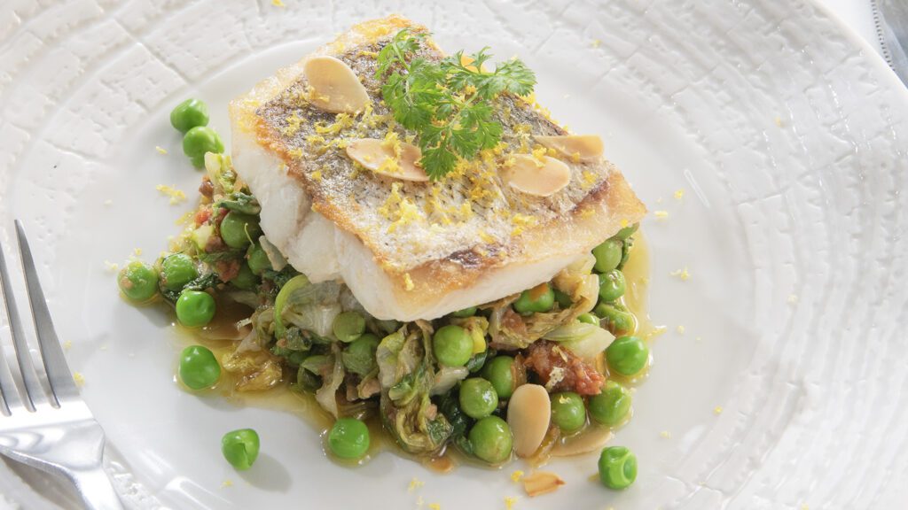 Pavé de merlu, légumes verts, Sauce vierge aix&terra x Palais de l'Élysée